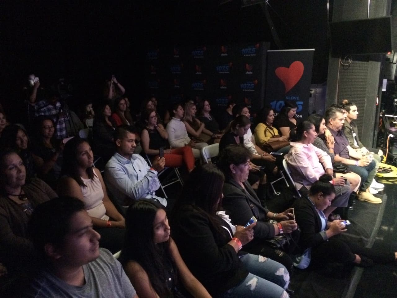 Los fans de K-Love respondieron coreando junto a ellos sus éxitos y se escuchó al unísono "Así que corre, corre, corre corazón..."