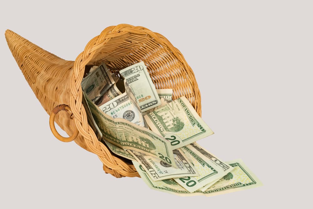 <b>Sagitario</b>
<br>Tienes a Júpiter directo, entonces ahora después del novilunio, estarás resolviendo lo que te parecía muy difícil, sobre todo en lo económico la cornucopia de la fortuna se está abriendo frente a ti.
<br>