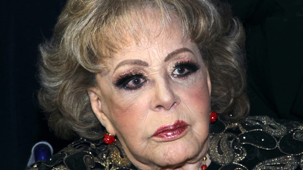 Reportan que Silvia Pinal está “estable” tras ser hospitalizada por covid-19