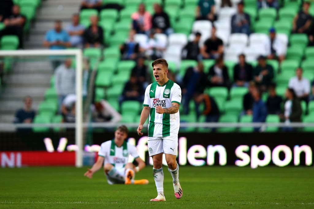 El PSV gana por tres goles al Groningen de Robben, quien dejó el campo tras una lesión. Cody Gakpo marcó doblete y el tercer tanto fue por parte de Donyell Malen. El mexicano Erick Gutierrez se encuentra lesionado.