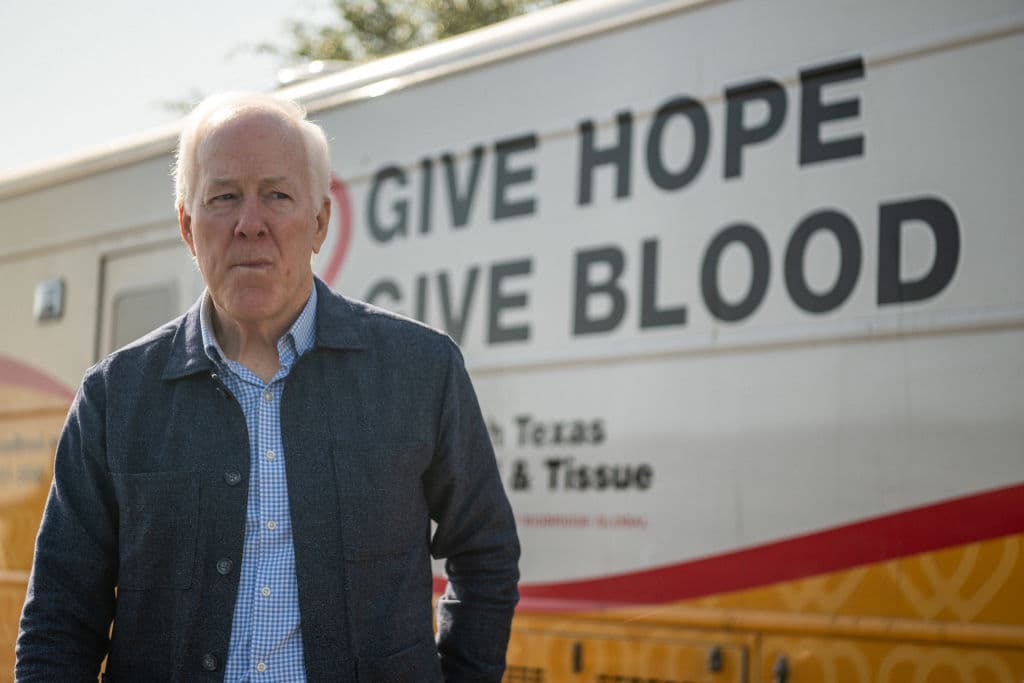 <b>John Cornyn (Texas) </b>Cornyn, quien es miembro del Comité Judicial, estuvo en conversaciones el año pasado con Murphy sobre un acuerdo bipartidista sobre verificaciones de antecedentes, que llegó a buen término. Murphy le envió un mensaje de texto a Cornyn a raíz del tiroteo y el tejano planea conectarse con él. El republicano ha dicho que el Congreso “debería hablar” sobre leyes de bandera roja, pero advierte que “no es una panacea”.