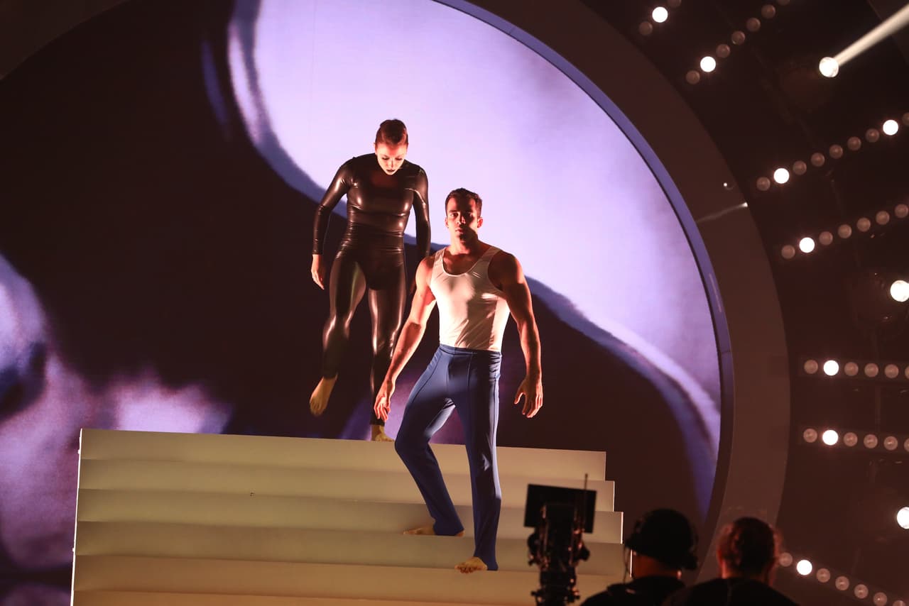 Danell Leyva integró sus mejores movimientos de gimnasia con este baile para crear algo espectacular.