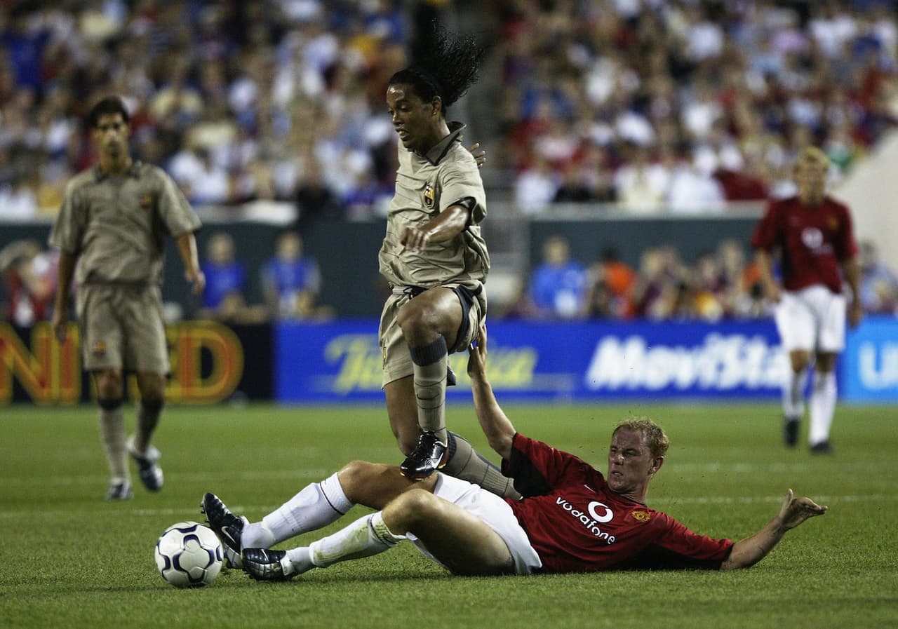 De hecho, el primer evento deportivo que se llevó a cabo en el estadio fue un partido amistoso entre el Manchester United y el Barcelona de Ronaldinho, el 3 de agosto de 2003.