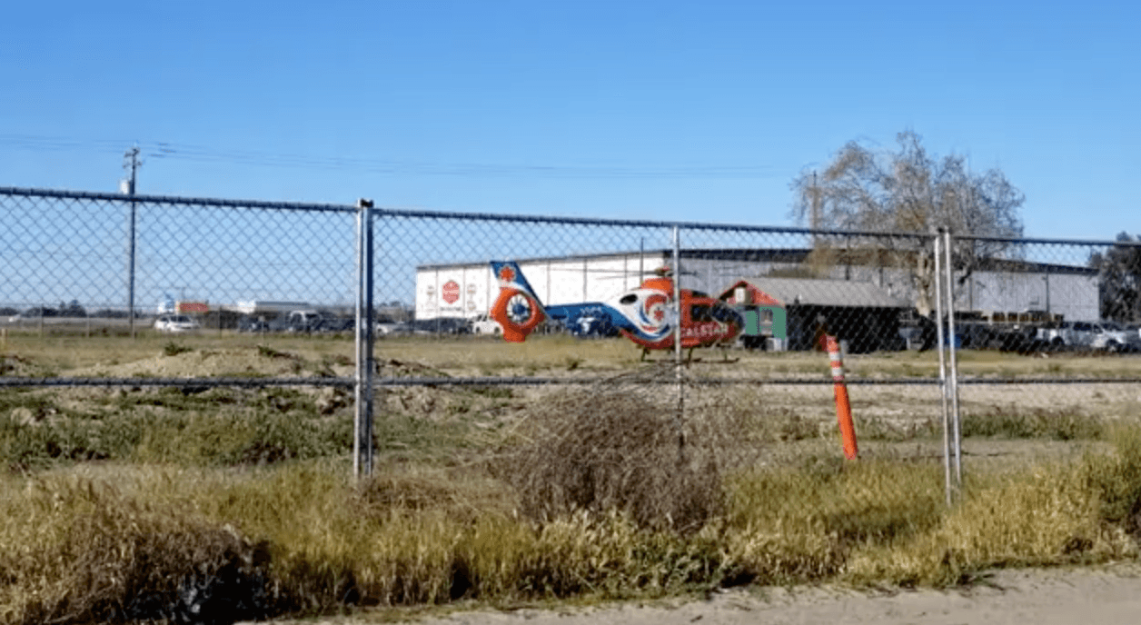 Trabajador se encuentra en el hospital con heridas graves tras accidente laboral en Atwater
