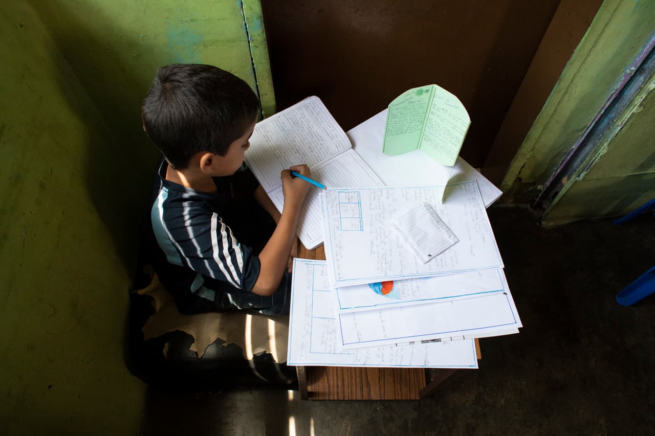 Una vez que se considere seguro, los estudiantes podrán participar en las actividades de educación física, o extracurriculares, siempre y cuandos sigan las normas de distanciamiento social.