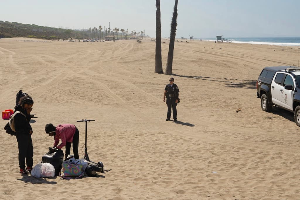 La Autoridad de Servicios para las Personas Sin Hogar estima en poco 
<b>más de 75,000 personas las que no tienen un techo bajo el cual vivir</b> en el condado de Los Ángeles.