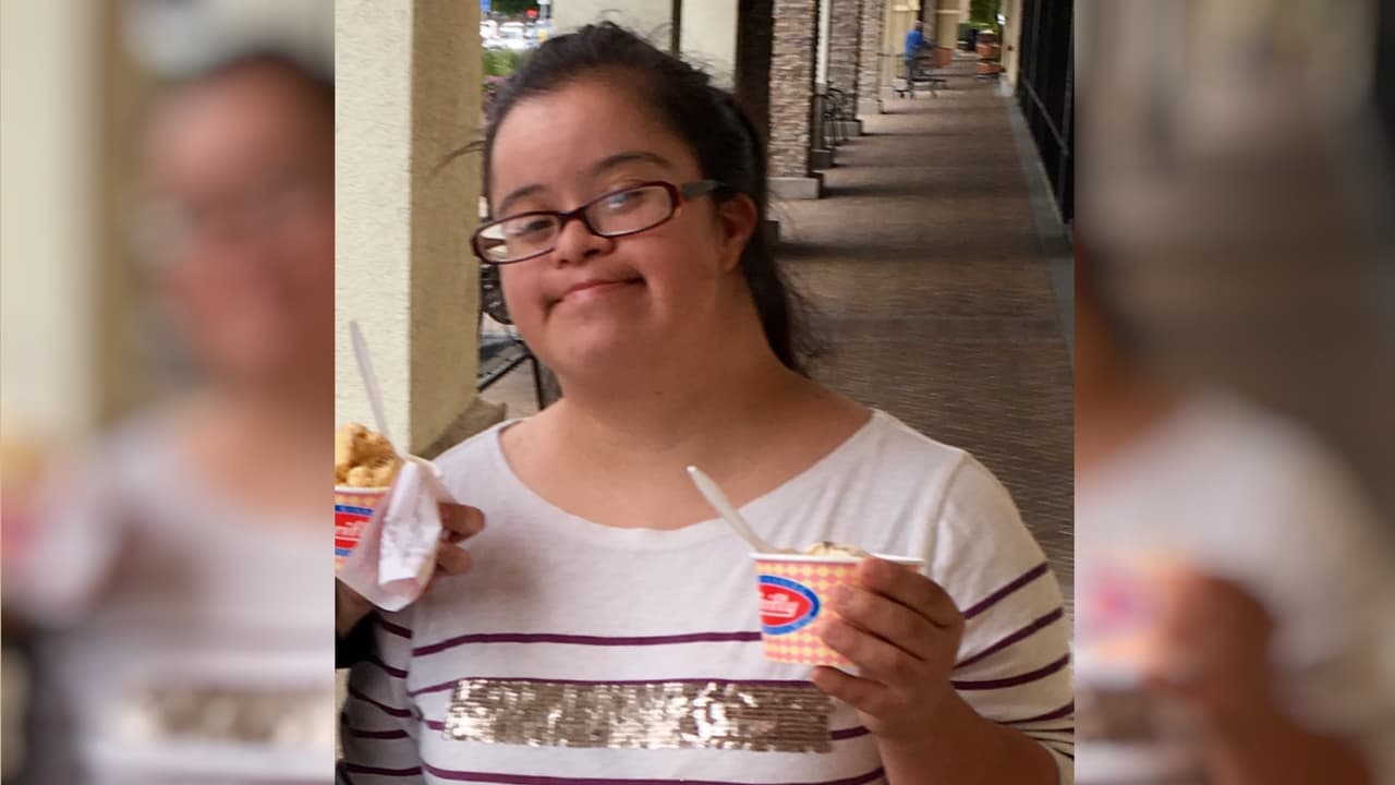 Buscan a joven latina con Síndrome de Down que desapareció en Hawthorne