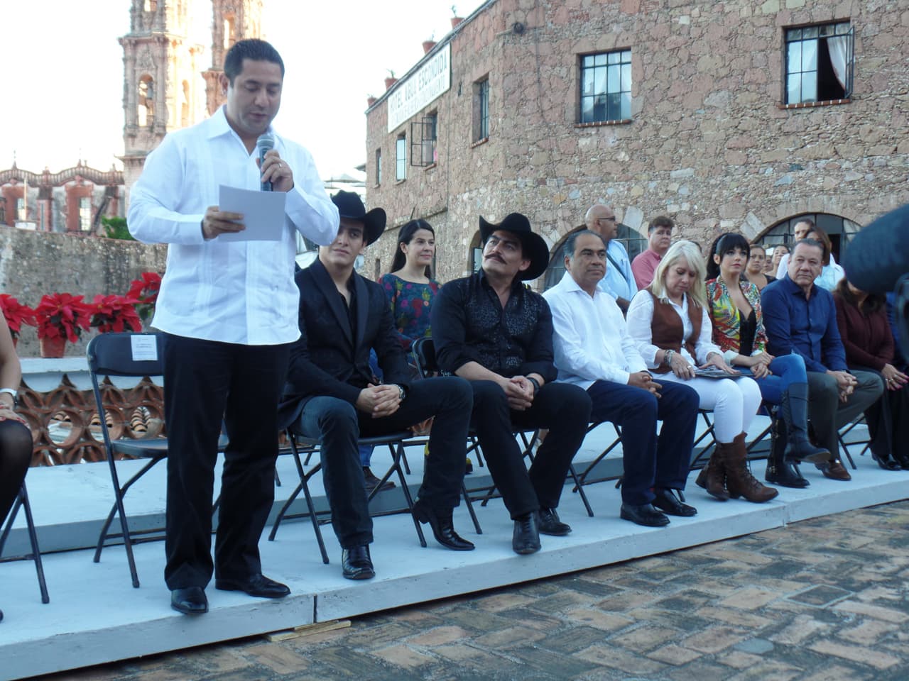 Autoridades de Taxco y del Estado de Guerrero asistieron al evento para ofrecer su apoyo para las grabaciones.