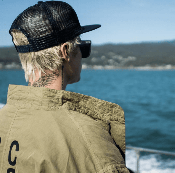 El intérprete de 'Sorry' ha estado presumiendo con agrado su cuerpo, pero esa parte "trasera" hacía mucho que no la veíamos.