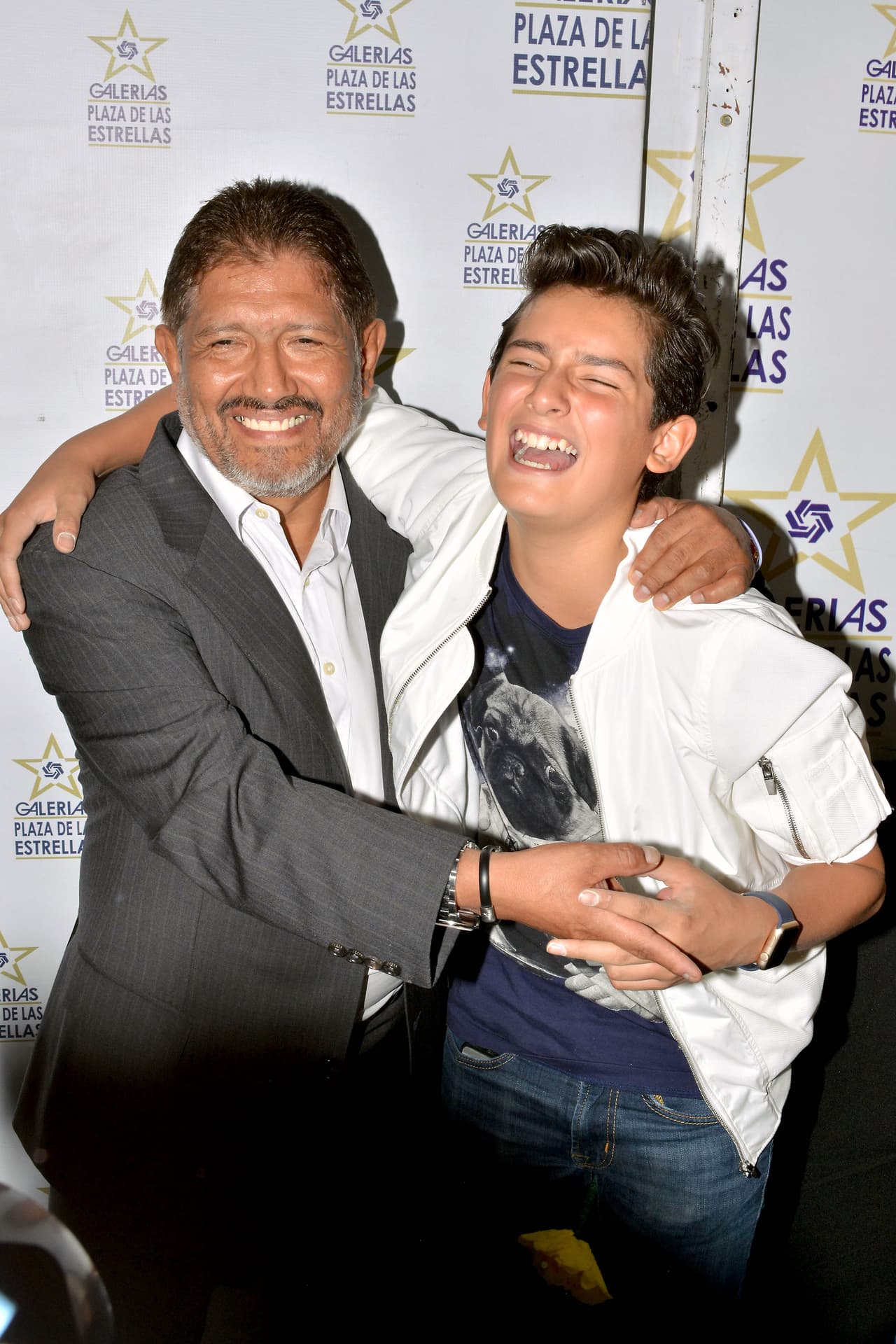 "Con todo lo que pasó con mi papá del covid había decidido como tomarme básicamente 
<b>un espacio en el lecho de la música</b>, eran muchas cosas de pronto, obviamente el hecho de que mi papá se enfermara me puso a pensar muchísimo", contó al programa Hoy.
<br>