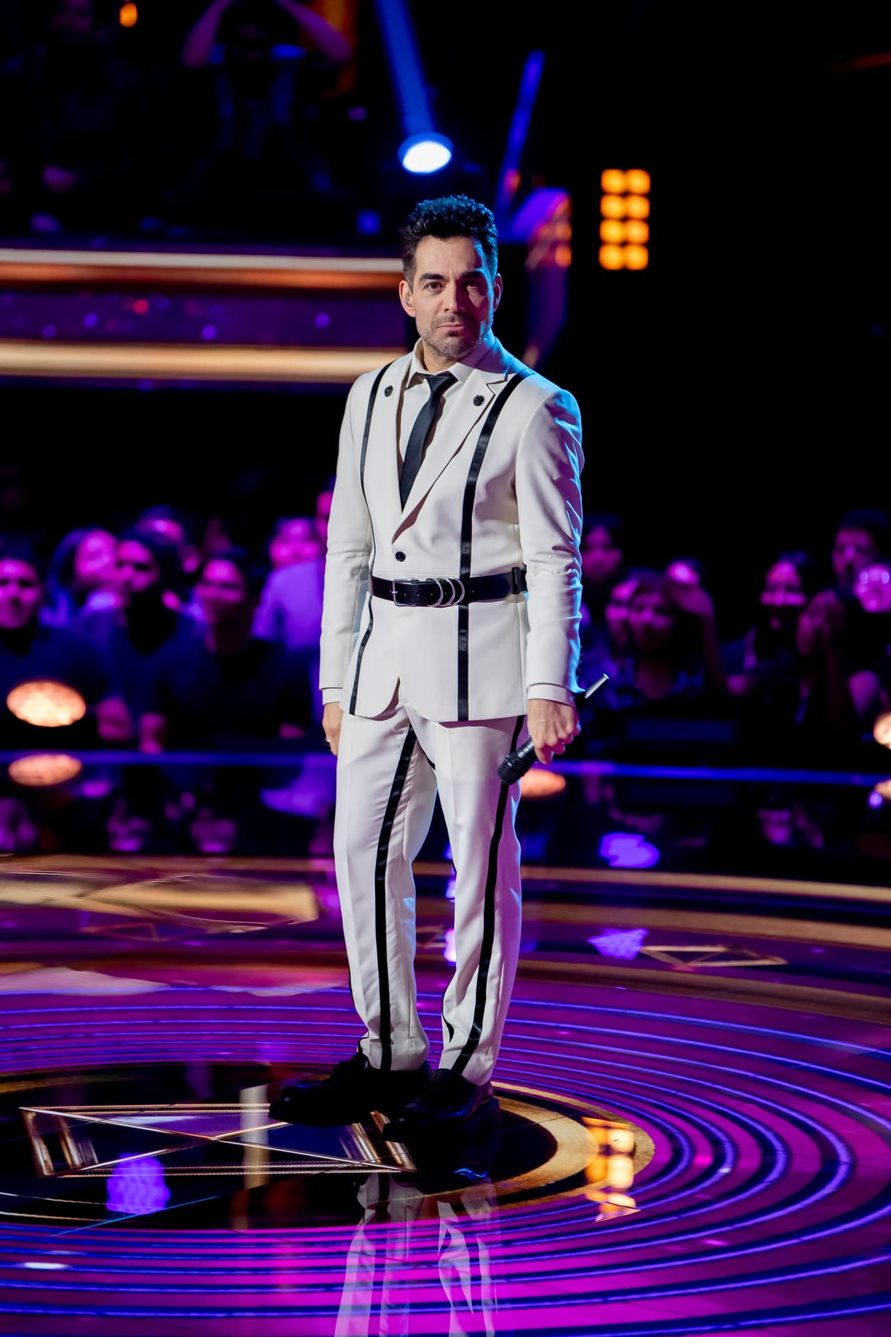 Al grito de "¿Are you ready?" de Omar Chaparro, inició la segunda emisión de ¿Quién Es La Máscara?