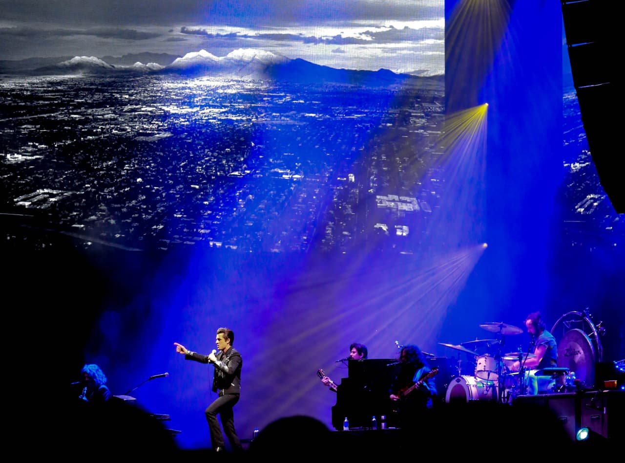Desde disfraces de unicornios hasta atuendos muy veraniegos, pero eso sí muy buena vibra. Aquí una galería de fotos de la moda y el ambiente de Lollapalooza.