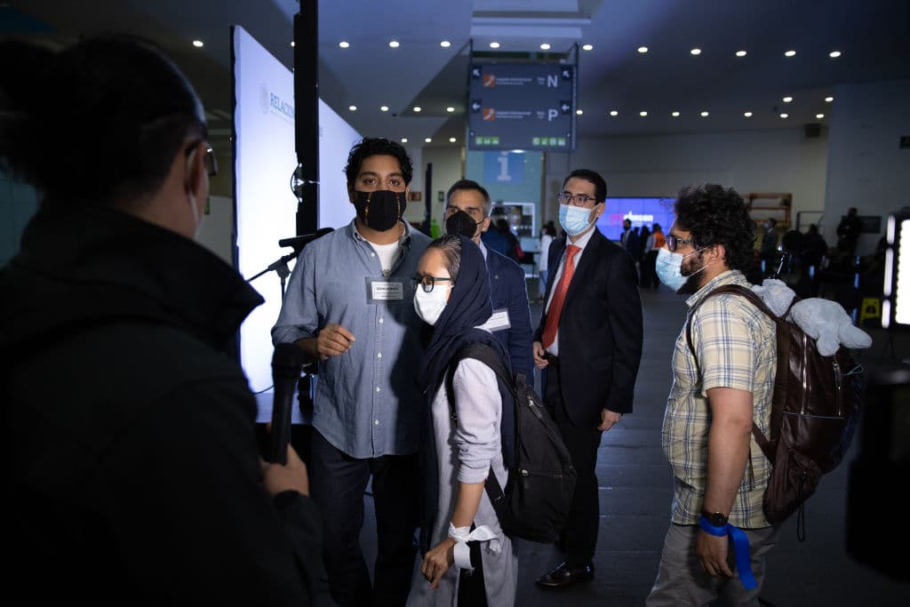 Este grupo llegó en un avión de la fuerza aérea de Catar y aterrizó en México tras 20 horas de vuelo, según explicó el canciller mexicano, Marcelo Ebrard, quien realizó las gestiones de emergencia para que el grupo pudiera ser recibido.