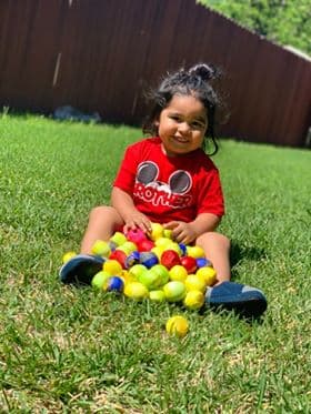 Kocha Benítez compartió la imagen de esta hermosa niña con todos sus huevitos de Pascua.
