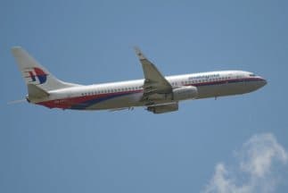 Los controladores de tierra perdieron el contacto con el Boeing 777 menos de una hora después de despegar el 8 de marzo de Kuala Lumpur con destino a Beijing.