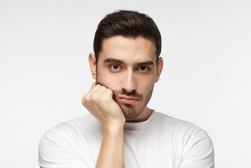 <b><u>Aries</u></b>
<br>
<b><u>Factor de decepción: no recibir la atención que exige.</u></b>
<br>Aries es el número uno del zodíaco, el que inicia el año vernal, un signo muy enérgico, dinámico, activo, ejecutivo y dominante. Cuando no recibe la atención que exige se siente decepcionado, frustrado e irritado.