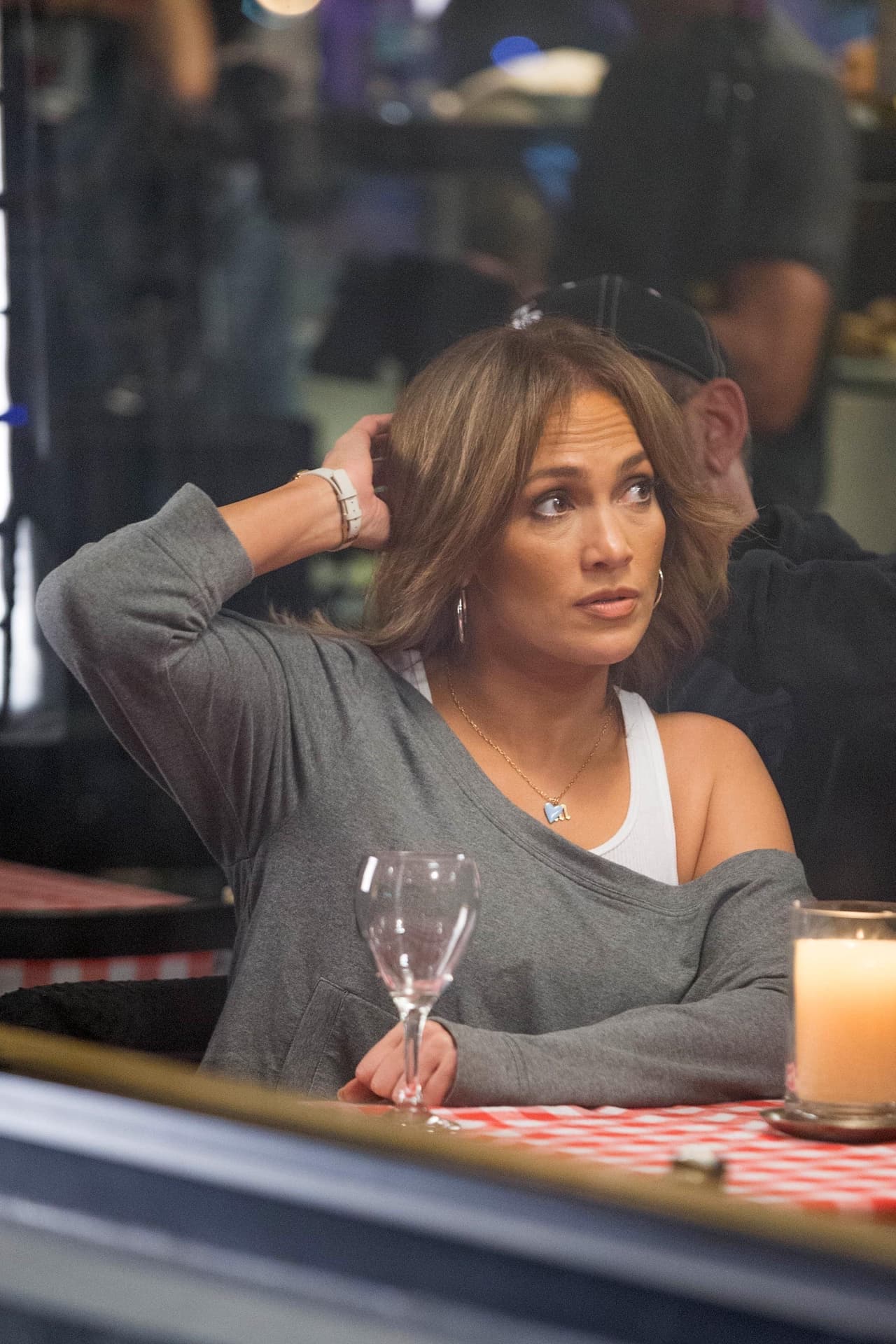 Aunque hace tres años oficializó su divorcio de Marc Anthony, Jennifer López admitió que cuando le llegó la hora de grabar su nuevo disco en español, "no sabía cómo hacerlo sin él".