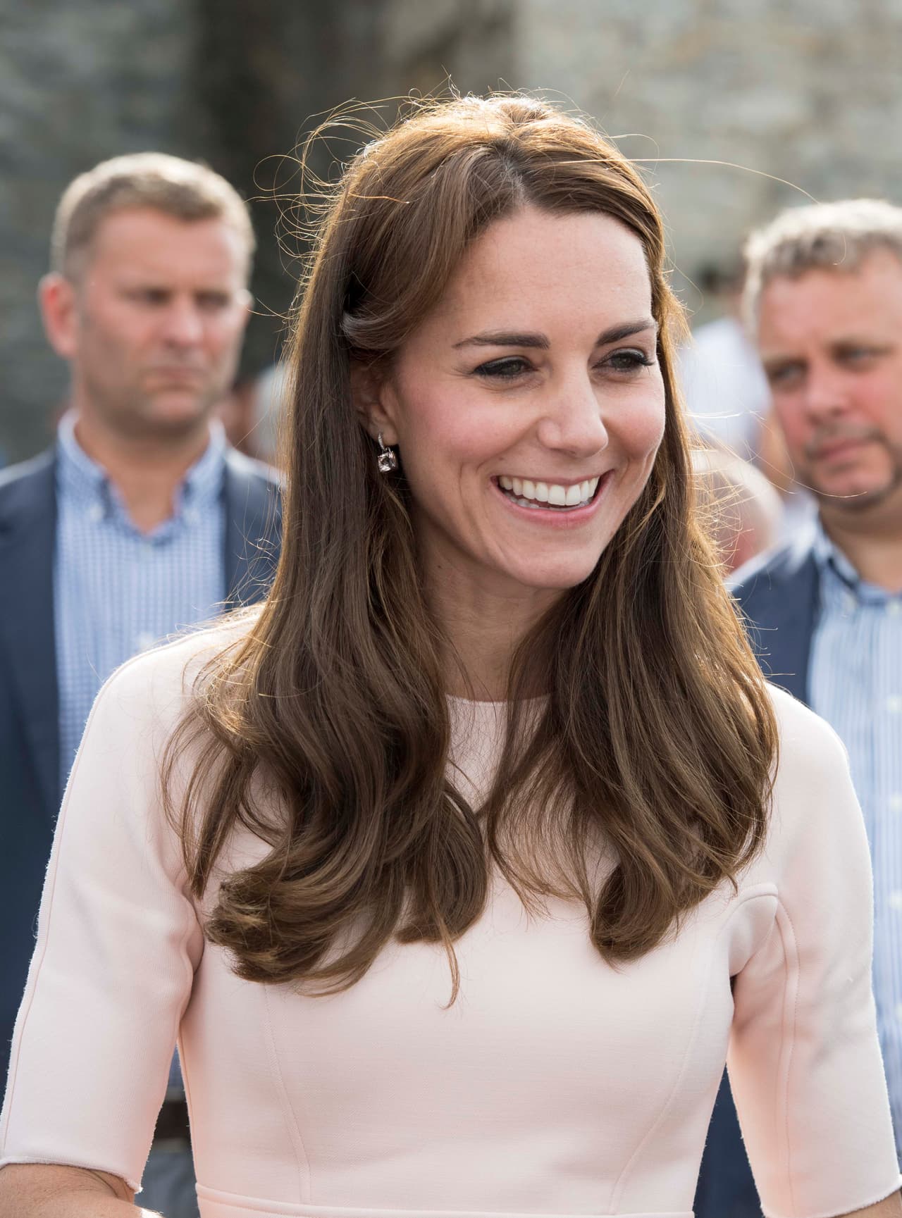 Muy sonriente y carismática, como siempre.