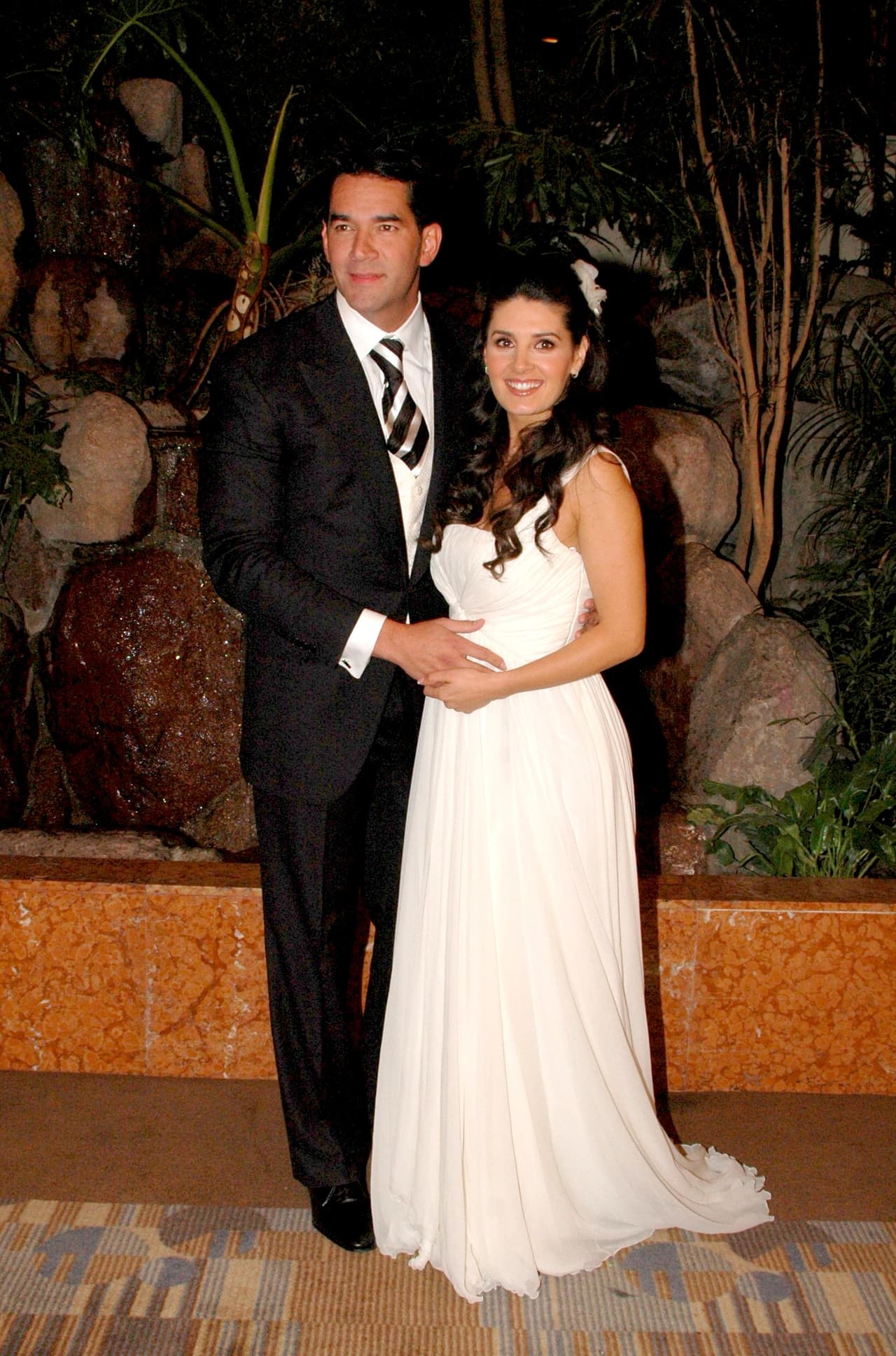 En el año 2009, 
<b>Eduardo Santamarina rehízo su vida al lado de Mayrín Villanueva</b> y actualmente llevan 12 años de casados.