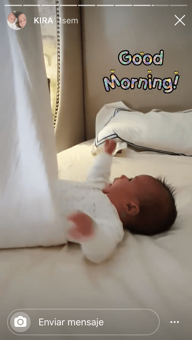 Días antes de que la niña naciera, Álvarez externó en Instagram su emoción por convertirse por primera vez en mamá: "Ya cada día siento más cerca el nacimiento de Kira y me llena de mil sentimientos y preguntas por lo que estoy a punto de vivir, que sé será 
<b><a href="https://www.univision.com/famosos/la-bebe-de-claudia-alvarez-no-tiene-un-mes-de-nacida-y-ya-toma-leche-en-vasito-video" target="_blank">lo más hermoso que voy a experimentar</a></b> en la vida".
<br>