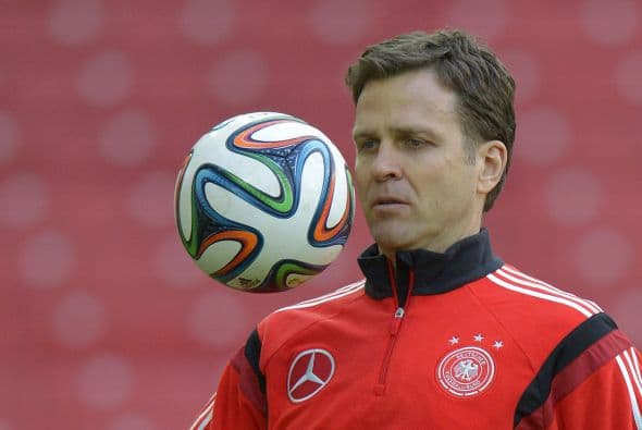 OLIVER BIERHOFF - El delantero del Milan y Alemania, era bien conocido por su capacidad goleadora usando la cabeza; pero poco se sabía de la capacidad intelectual de su cabeza. Sin embargo Bierhoff tiene un título en Economía y Finanzas.