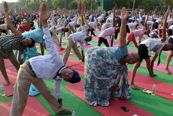 La jornada marca un hito en la historia del país, donde las calles se llenaron de participantes como los de la imagen.
