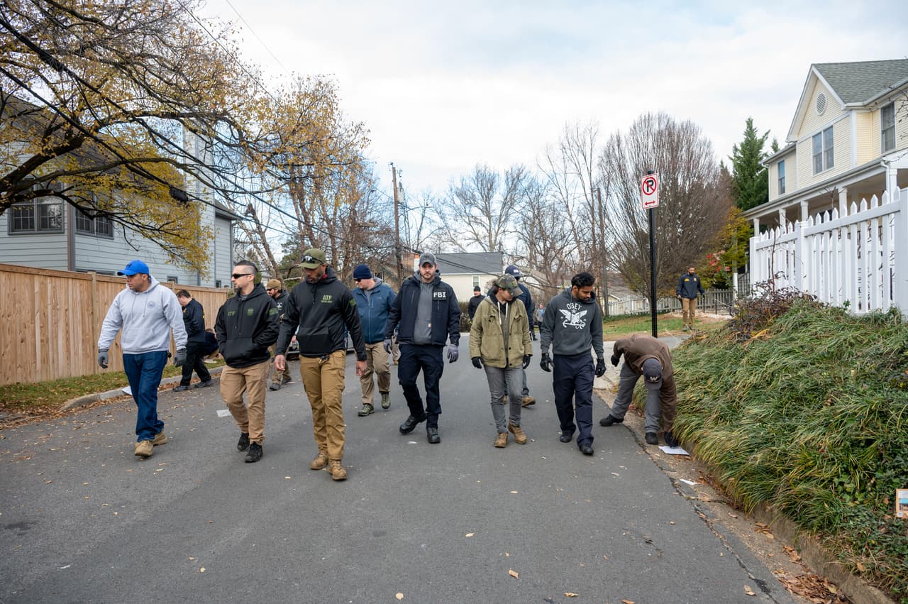 Autoridades locales y federales en la escena.