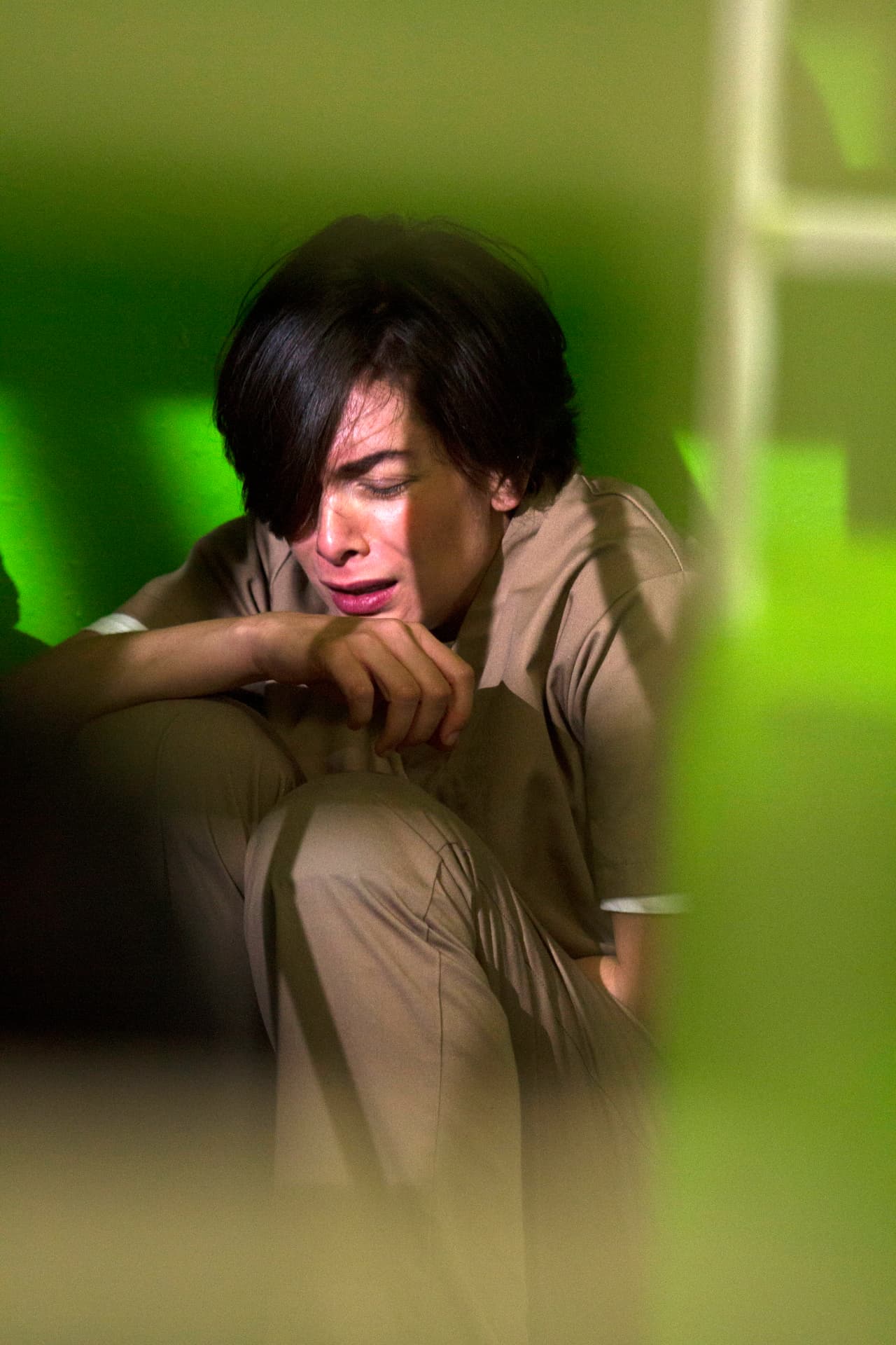 La jefa de las prisioneras le dio una golpiza, pues en el pasado ella la había capturado y condenado a prisión.