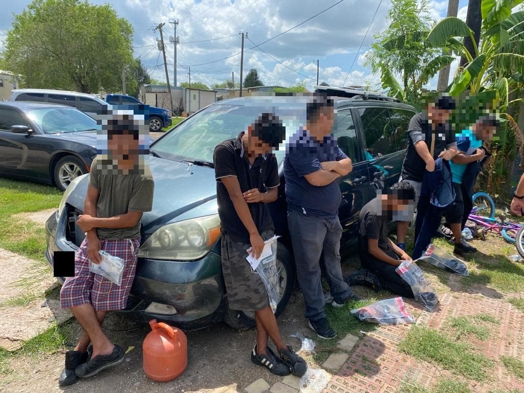 Seis migrantes estaban en una casa en San Benito, Texas.
