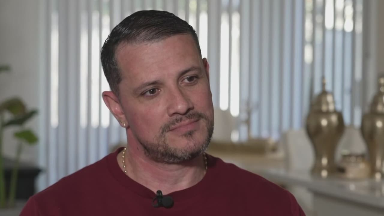 "Nos trataron como si fuéramos terroristas": hispano recuerda lo que vivió en 'Alligator Alcatraz'