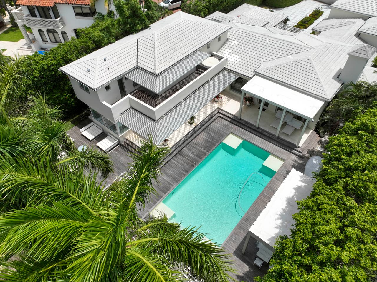 Shakira la adquirió en 2001 por
<b> 3.3 millones de dólares. </b>
<br>