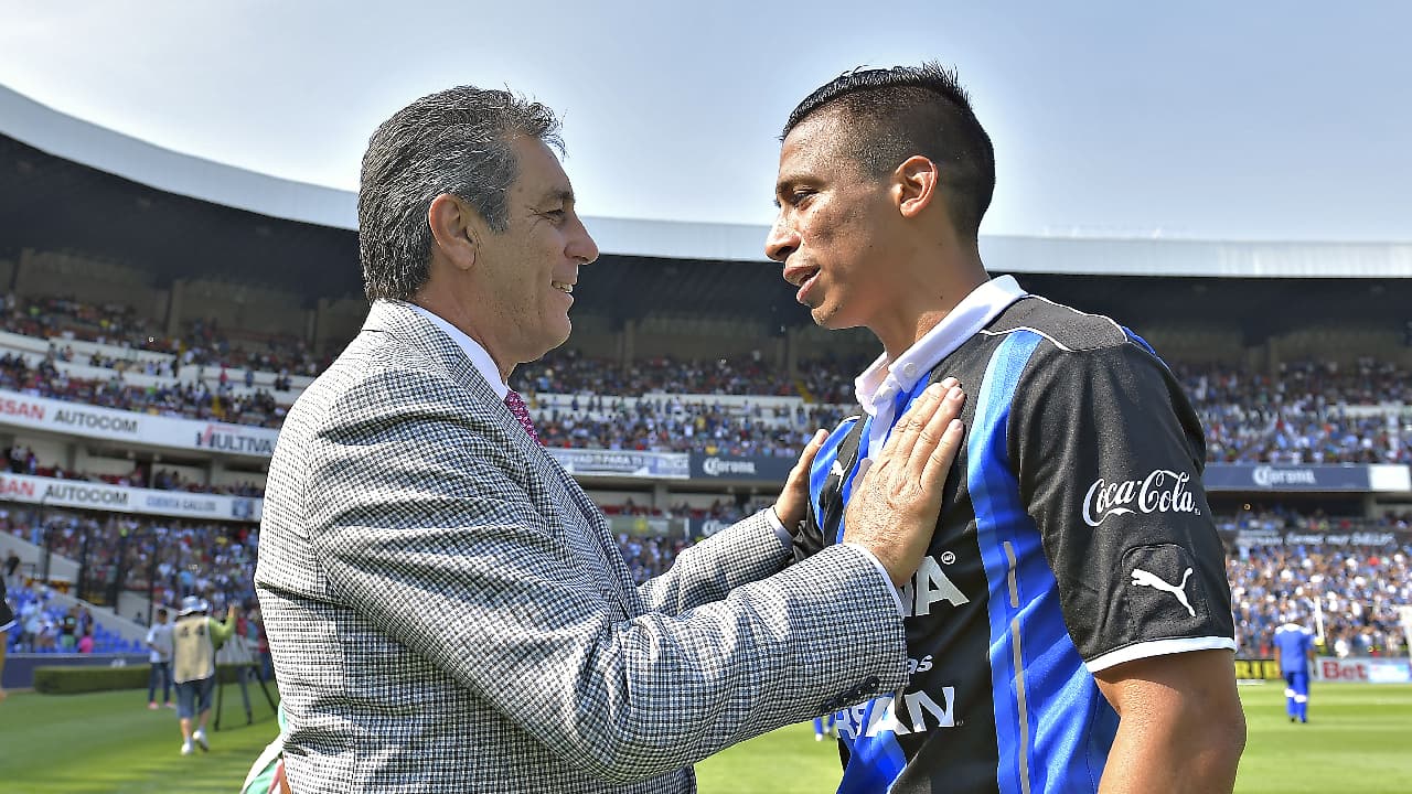 El segundo conjunto que comandó fue Querétaro en 1990, dejando el cargo en 1992.