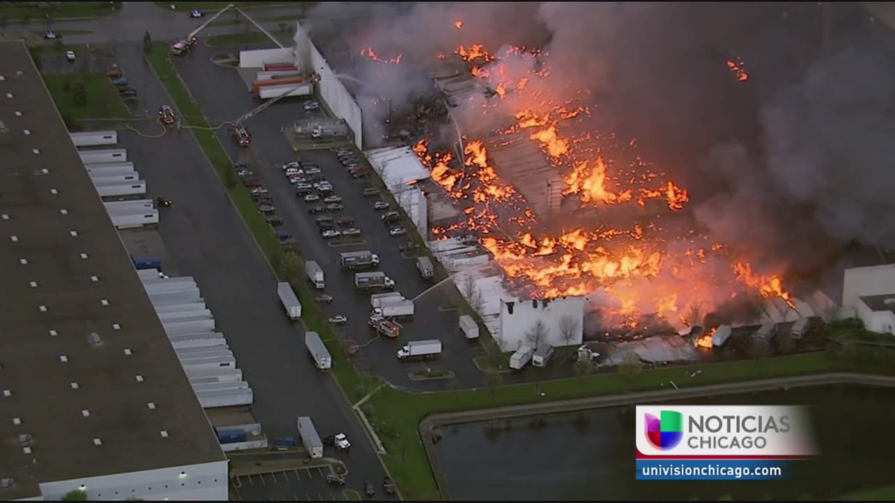 Incendio en bodega de Room Place en Woodridge fue provocado