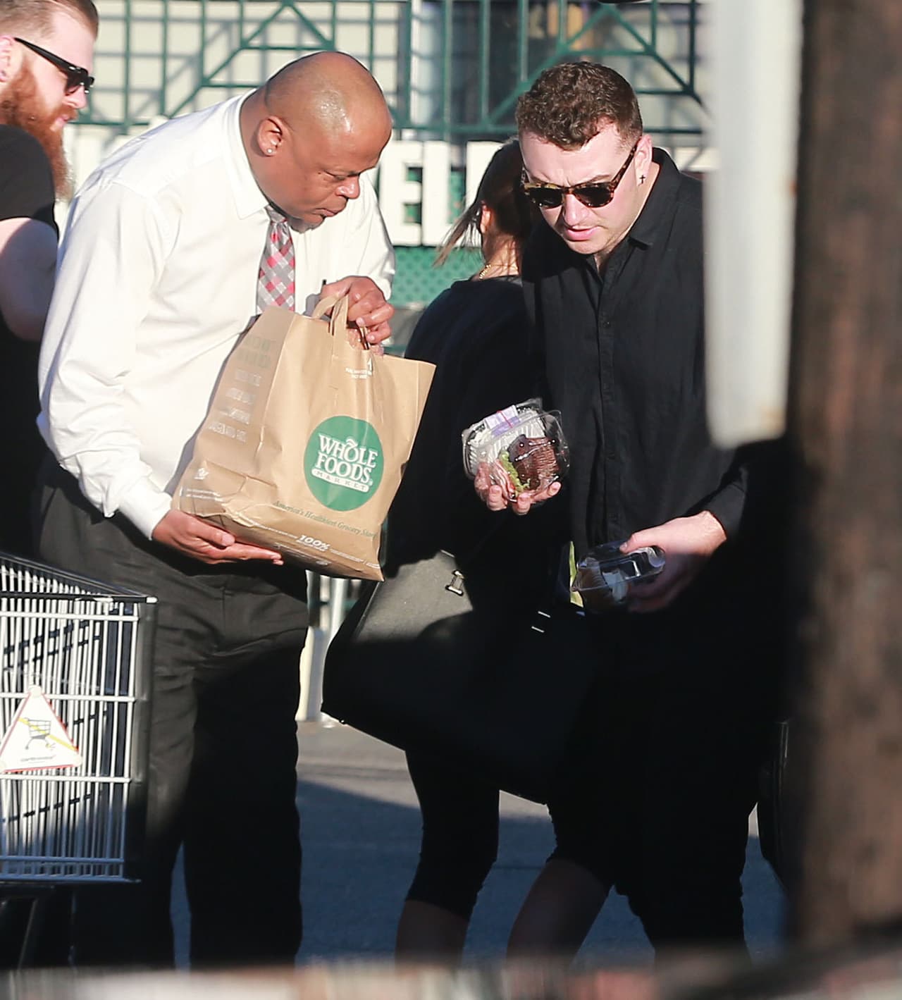 La comida orgánica es muy común que sea comprada por los famosos, Sam Smith es uno de ellos.