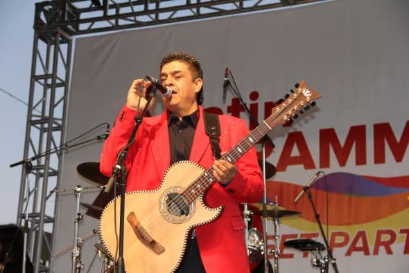 El popular Conjunto Primavera cerró con broche de oro la gran celebración del Latin Grammy Street Party en Phoenix, donde cientos de personas se congregaron desde muy temprano para escucharlos y cantar con ellos.