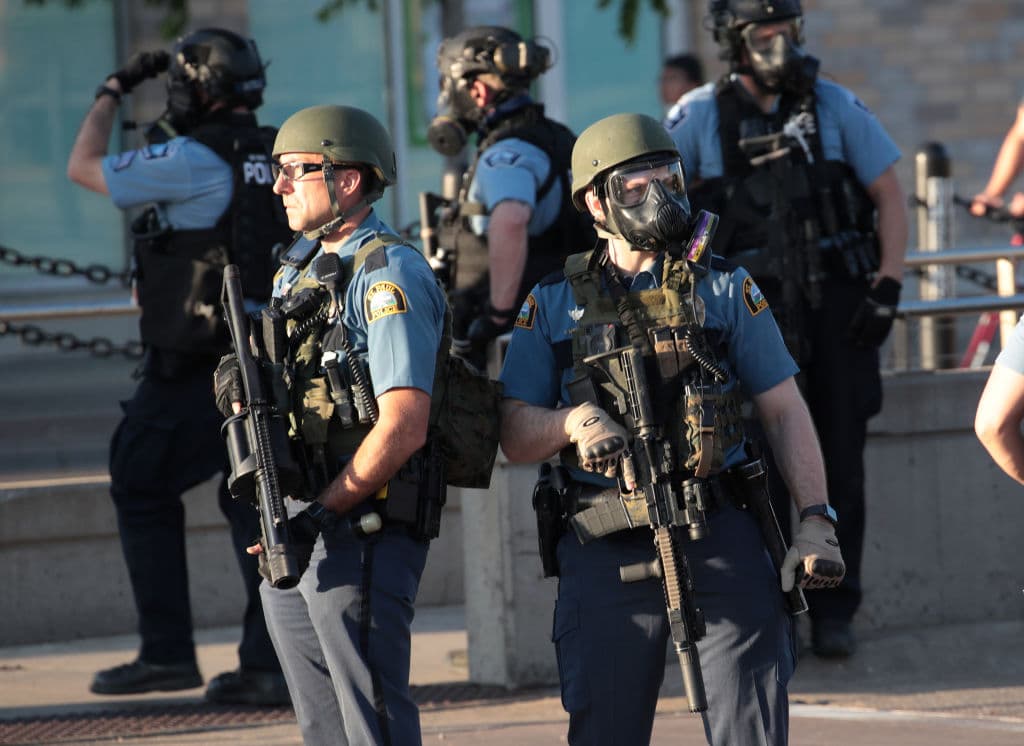 De hecho, Indianapolis, Columbus, Louisville, Toledo y Baton Rouge rompieron este año récords que habían alcanzado en el 2020, mientras que 
<b>St. Paul, Minnesota</b>, superó el suyo de 1992 con 
<b>35 homicidios.</b>