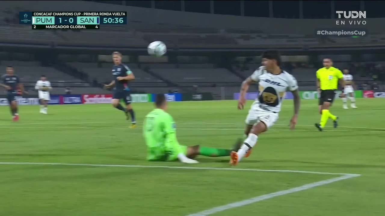 ¡Otra vez Sisniega! El portero de San Diego le quitó el gol a Robert Morales