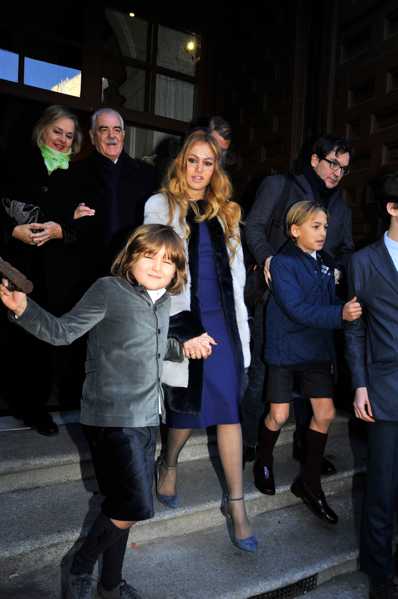 Paulina Rubio se mantuvo pendiente en todo momento a sus hijos. En la foto, junto a Andrea Nicolás.