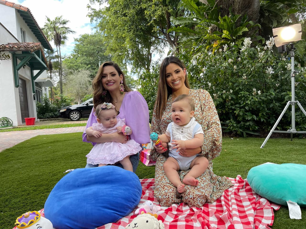 Pamela no solo disfruta la llegada de Ford, sino que no esconde su deseo pleno de poder estar embarazar otra vez y volver a sentir 
<b>“ese amor tan grande” que llegó a su vida cuando así lo decidió Dios</b> “porque él escogió el momento correcto”. 
<br>
<br>Hoy agradece haber vivido esta experiencia junto a Michelle porque las unió todavía más como compañeras, junto a todo el equipo de Primer Impacto. 
<br>