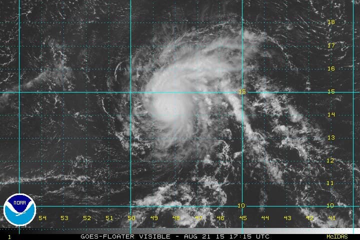 El huracán Danny aumenta a categoría 3
