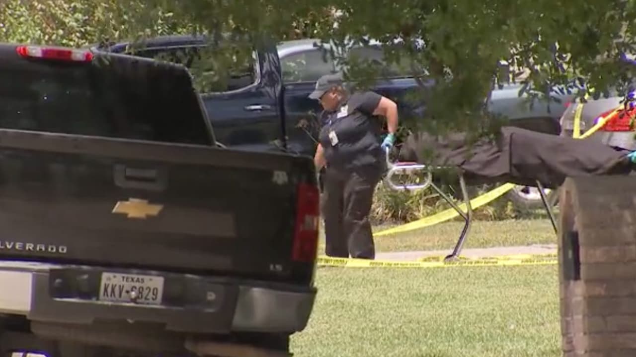 Los padres de Troy, de 7 años, fueron detenidos para ser interrogados y ya han regresado a casa. Un portavoz del Departamento de Servicios Familiares y de Protección de Texas dijo que "el CPS tiene un historial con la familia".