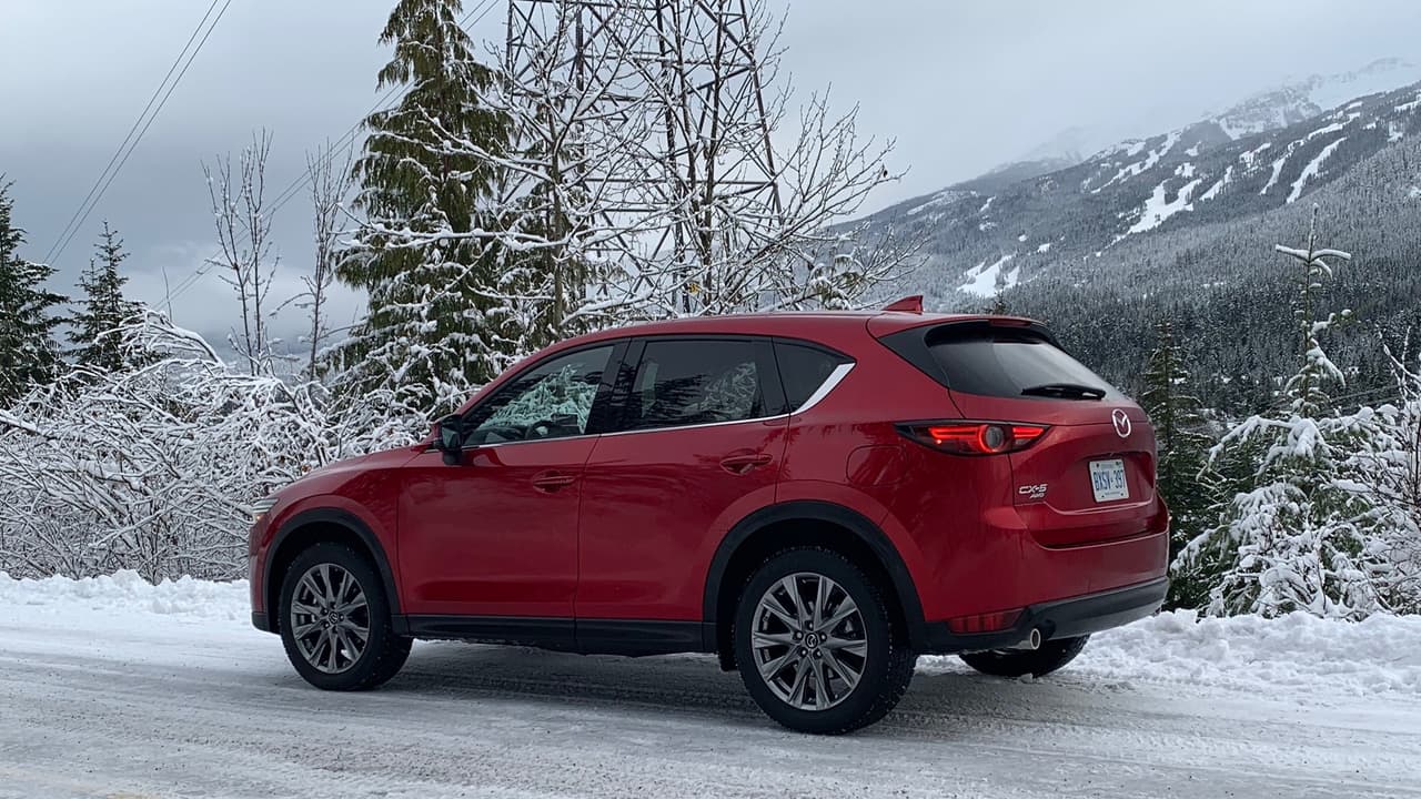 A mi criterio la Mazda CX-5 es la camioneta 
<b>más atractiva en su categoría</b> y el día que Mazda le de una transmisión más rápida y versátil y consiga más espacio de almacenamiento en su interior, será la mejor del disputado grupo.