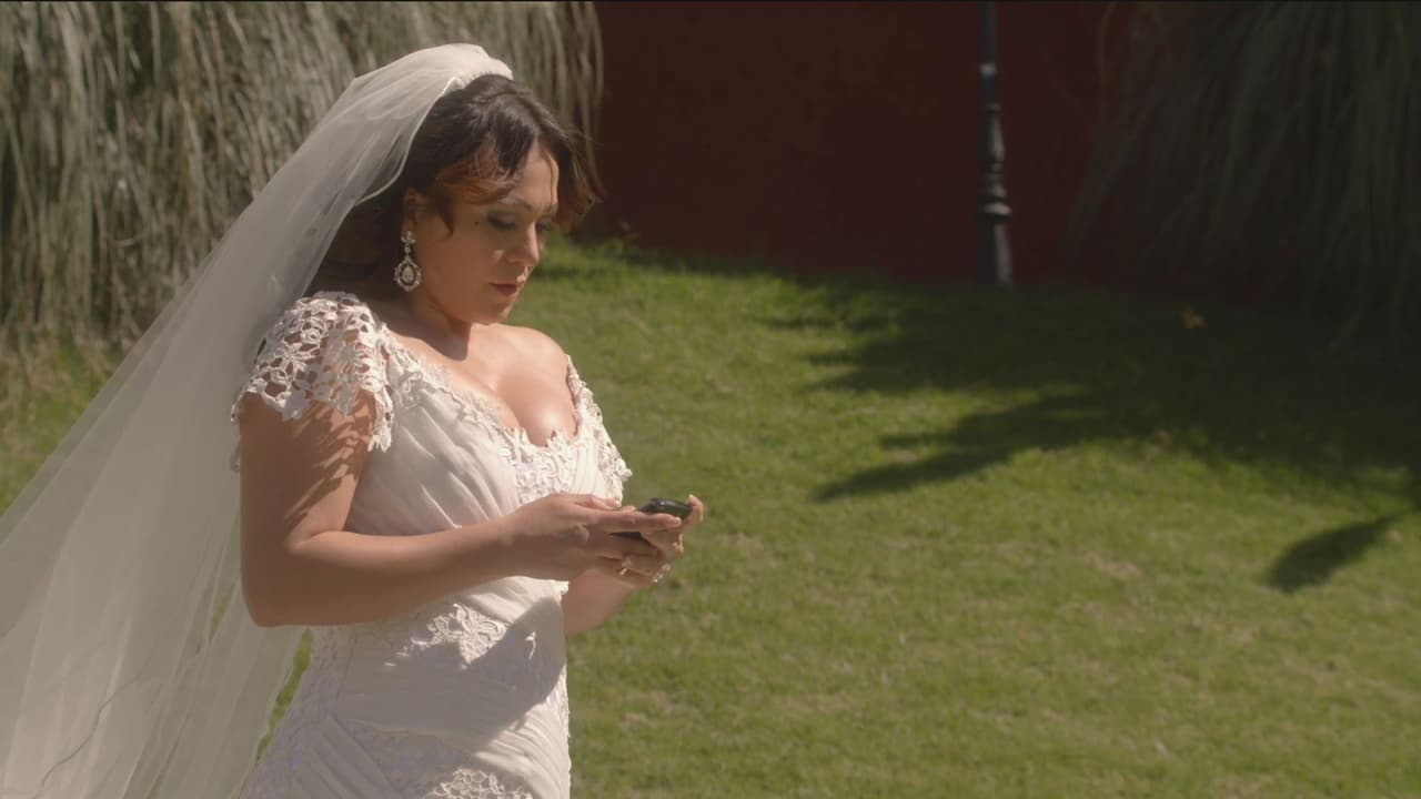 <b><a href="http://www.univision.com/temas/jenni-rivera" target="_blank">Jenni Rivera</a></b> tuvo una
<b><a href="http://www.univision.com/series/su-nombre-era-dolores/jenni-y-esteban-se-unieron-en-matrimonio-video" target="_blank">boda de ensueño</a></b> junto a
<b><a href="http://www.univision.com/temas/esteban-loaiza" target="_blank">Esteban Loaiza</a></b>.