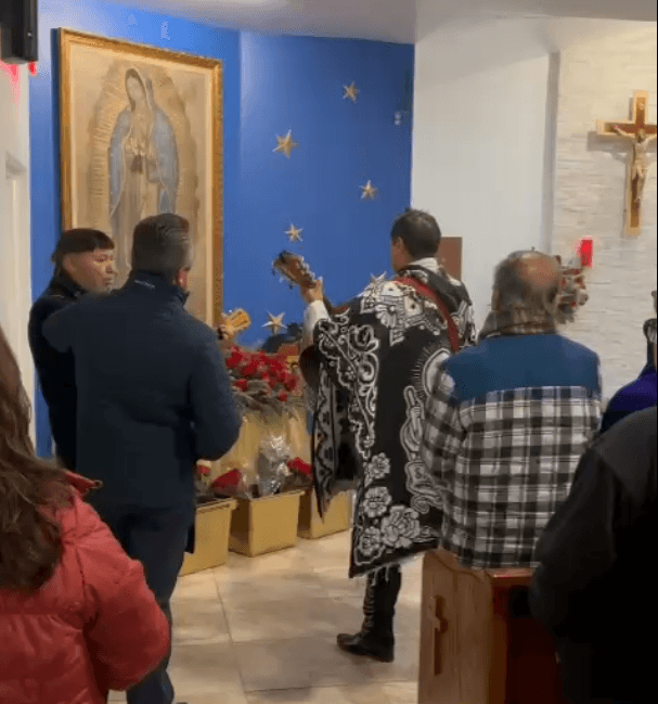 St. William Catholic Church tiene música de Mariachi en diferentes momentos del día este 12 de diciembre.