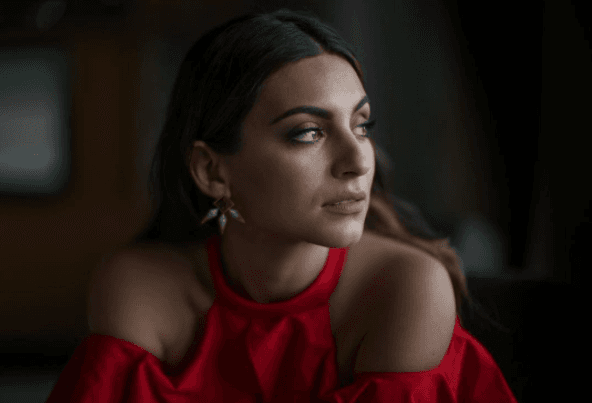 Ana Brenda Contreras es una de las más jóvenes herederas del estilo de Dolores del Río. La forma de sus rasgos, el tono, la mirada... lo que la ha distinguido es que le ha sabido imprimir su sello personal.