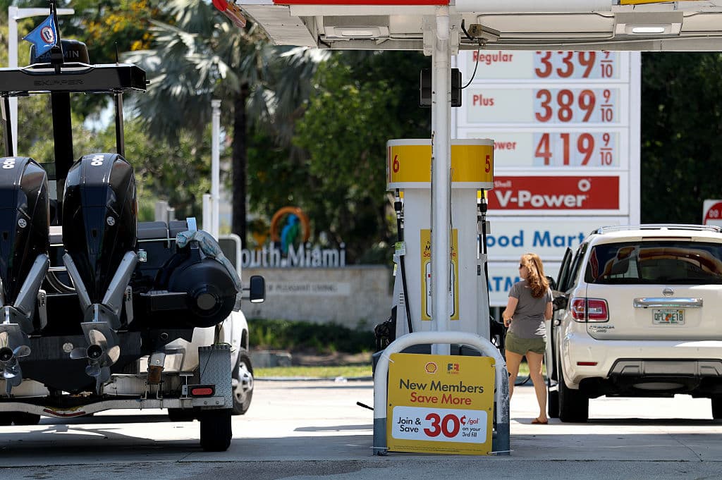 <b>Precio actual de la gasolina en Florida</b>: El promedio estatal al domingo fue de
<b>$3.05 por galón</b>, una baja respecto al pico reciente de $3.12.