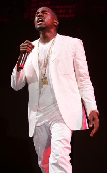 En una divertida plática que Kanye West tuvo con el presentador James Corden, el rapero de 42 años hizo 
<b><a href="https://www.univision.com/famosos/kanye-west-cuenta-como-se-hizo-adicto-al-sexo-pero-pidio-a-sus-colaboradores-no-tener-relaciones-premaritales-video">confesiones de su matrimonio con Kim Kardashian</a></b> y de su vida familiar.