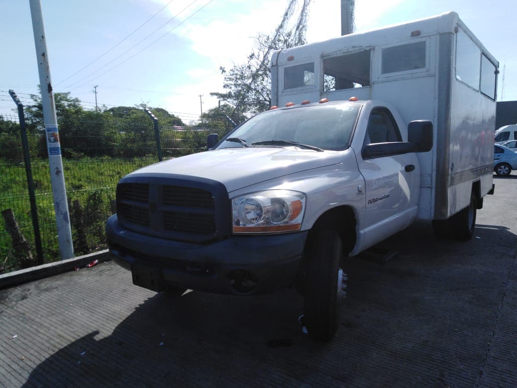 Este era uno de los vehículos en los que transportaban a los migrantes centroamericanos.