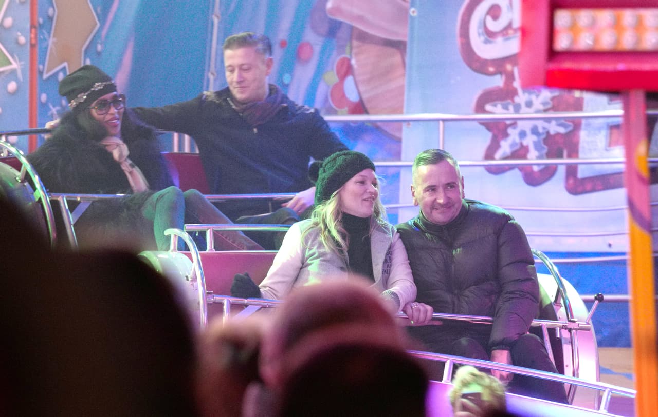 Naomi y Kate felices en la feria de Londres.