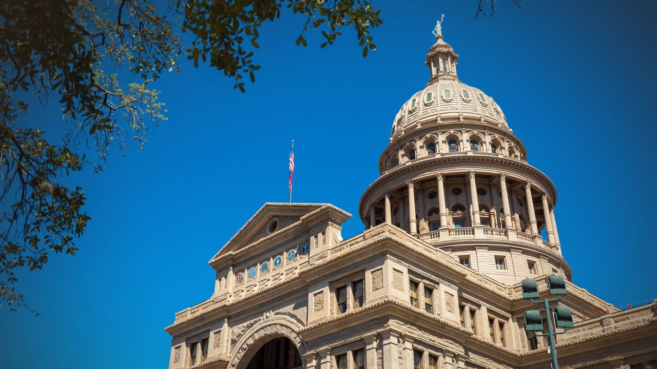 Texas arranca sesión legislativa especial con 18 propuestas: desastres, impuestos y mapas electorales